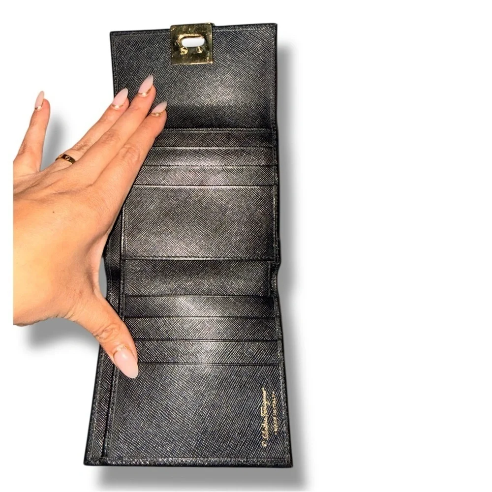 Salvatore Ferragamo Gancini Leather Wallet – New Condition